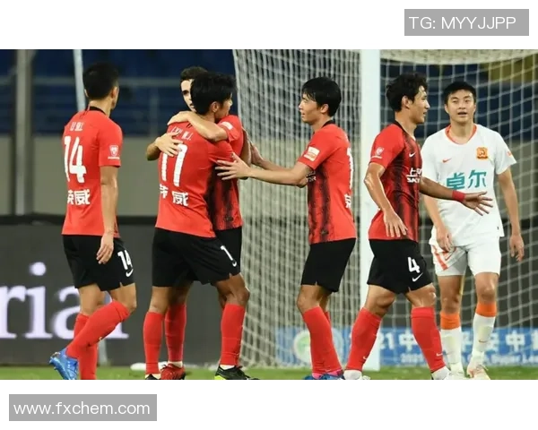 武汉篮球队战术之争引发热议球迷与专家各执己见探讨未来发展方向